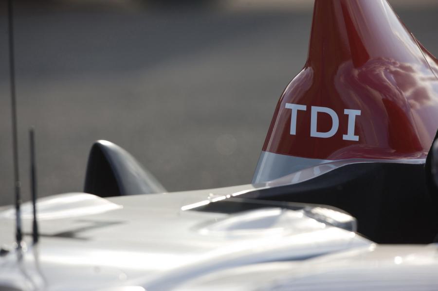 Детали экстерьера Audi R15 TDI 2009 года  (фото 23 из 78)
